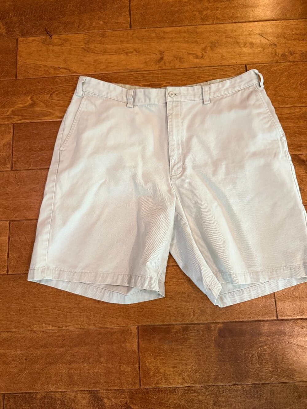 Eddie Bauer Men's Shorts, 38, 100% Cotton, Cream, 2 Side Pockets, 2 Back Pockets
